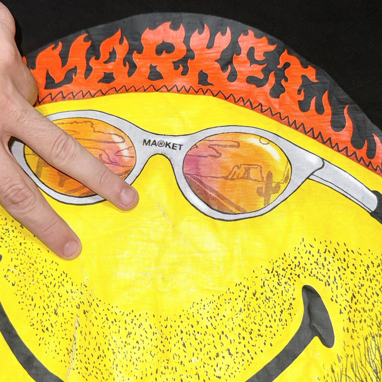 Chinatown Market x Smiley Don’t Happy, Be Worry Big Logo Graphic T Shirt Mens L gallery