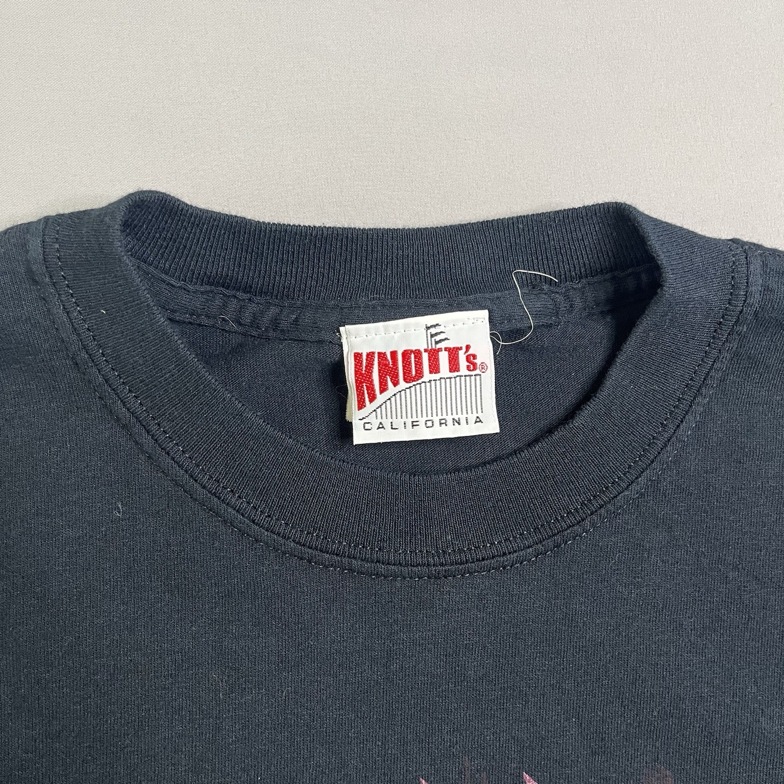 Vintage 2004 Knotts Scary Farm Shirt Mens Medium Black Graphic Zombie Halloween gallery
