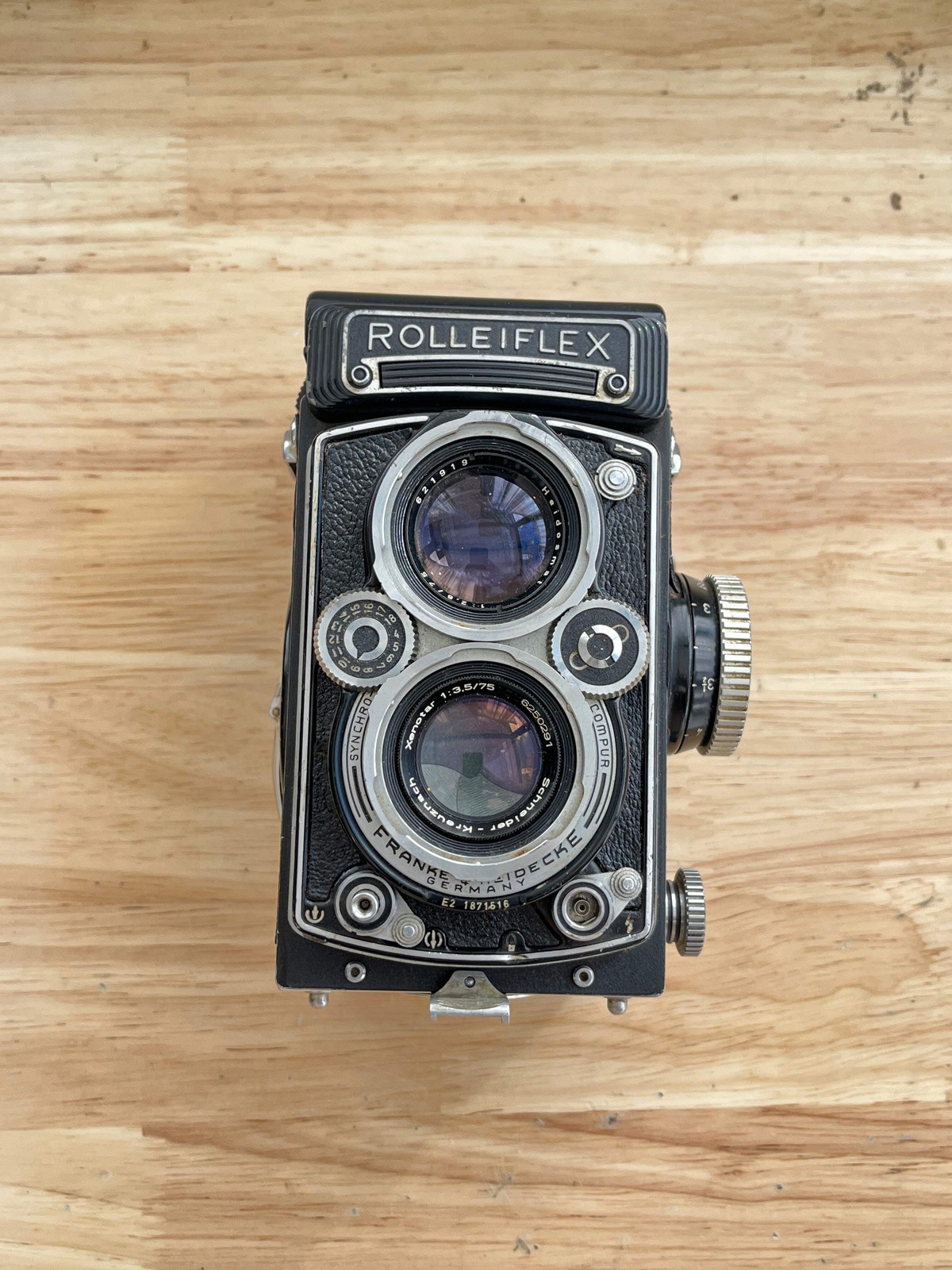 RolleiFlex 3.5 E2 with Quick Release Hood