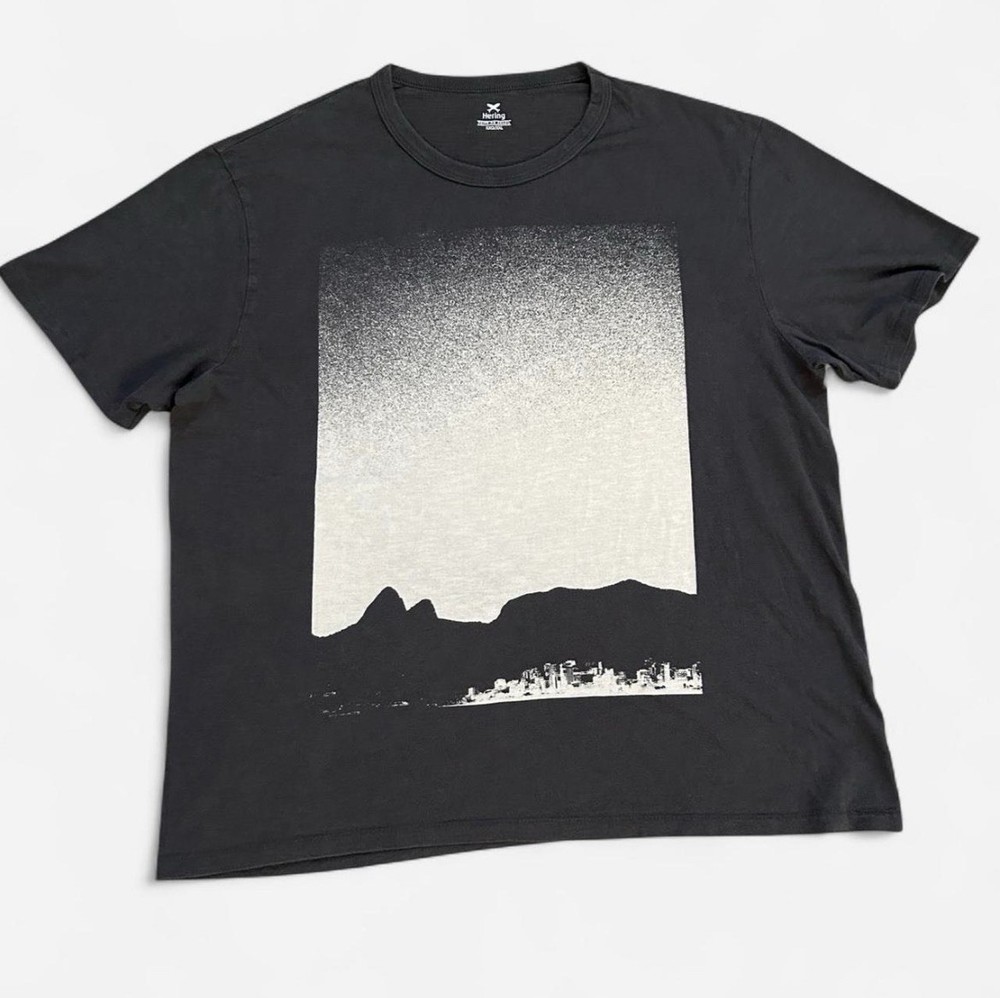 Hering Mens Black Cityscape Graphic Single Stitch T shirt Size XXL