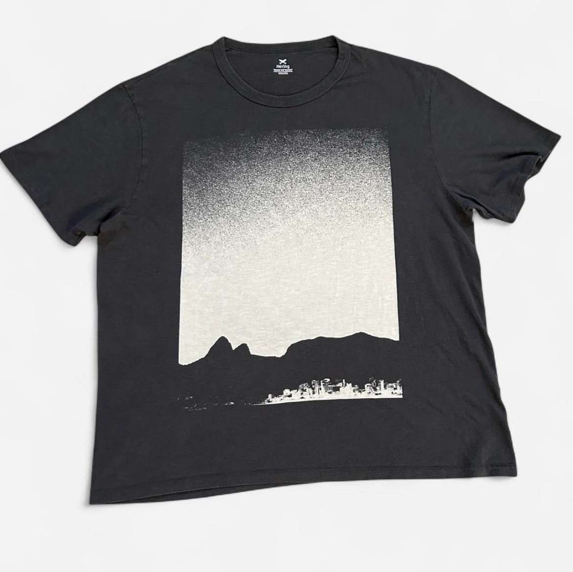 Hering Mens Black Cityscape Graphic Single Stitch T shirt Size XXL