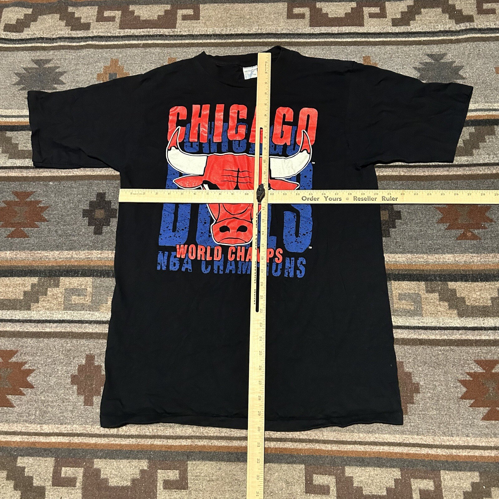 Vintage Chicago Bulls World Champs Tee Mens Large Artex USA gallery