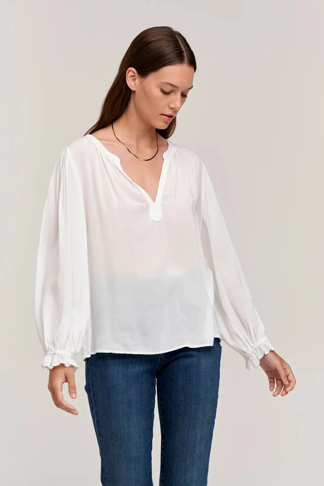 VELVET By Graham & Spencer Jolene V Neck Blouse Top White S $128 D2