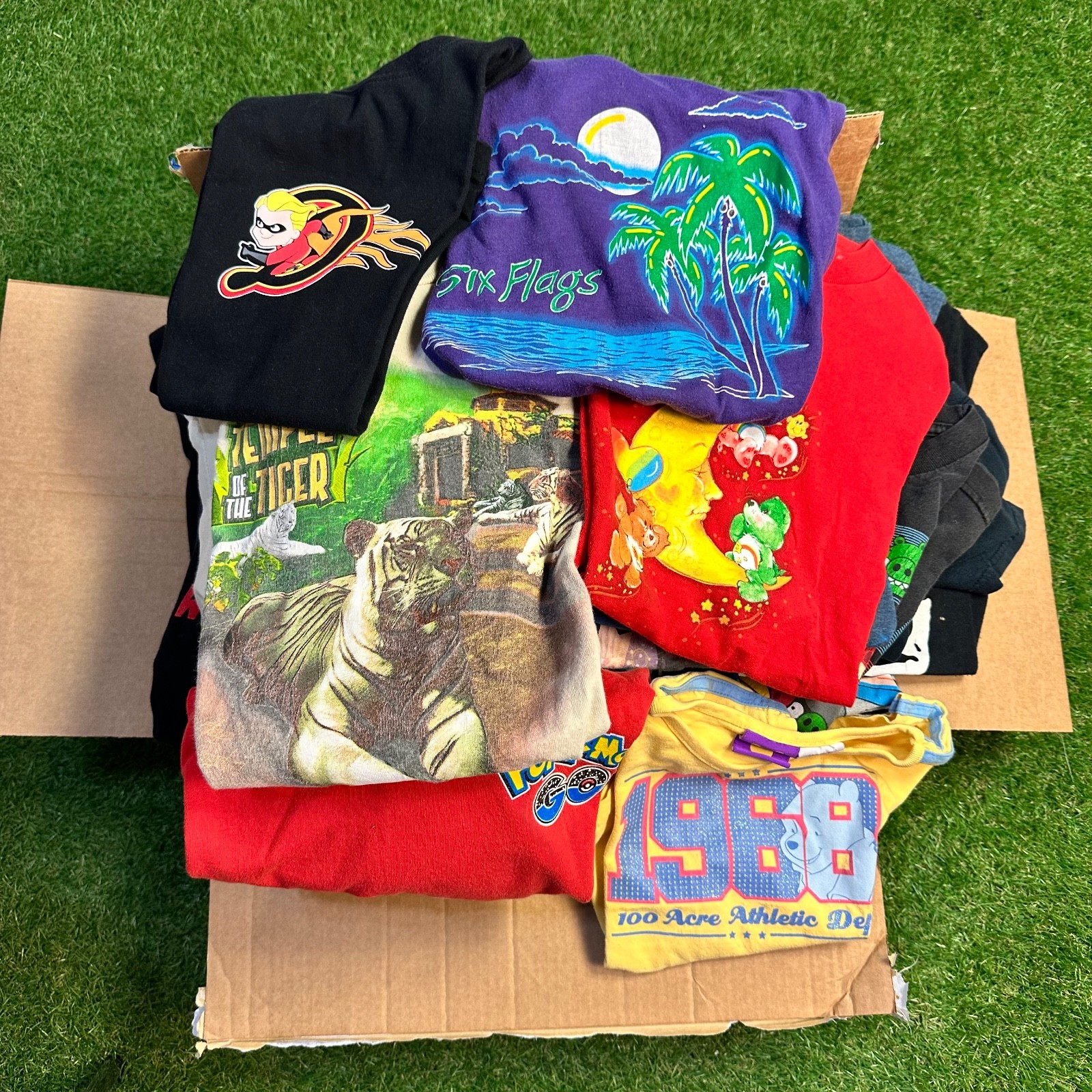 50 Vintage TShirts Bundle Y2k 90s Modern Reseller Pop Culture Band Cartoon LOT