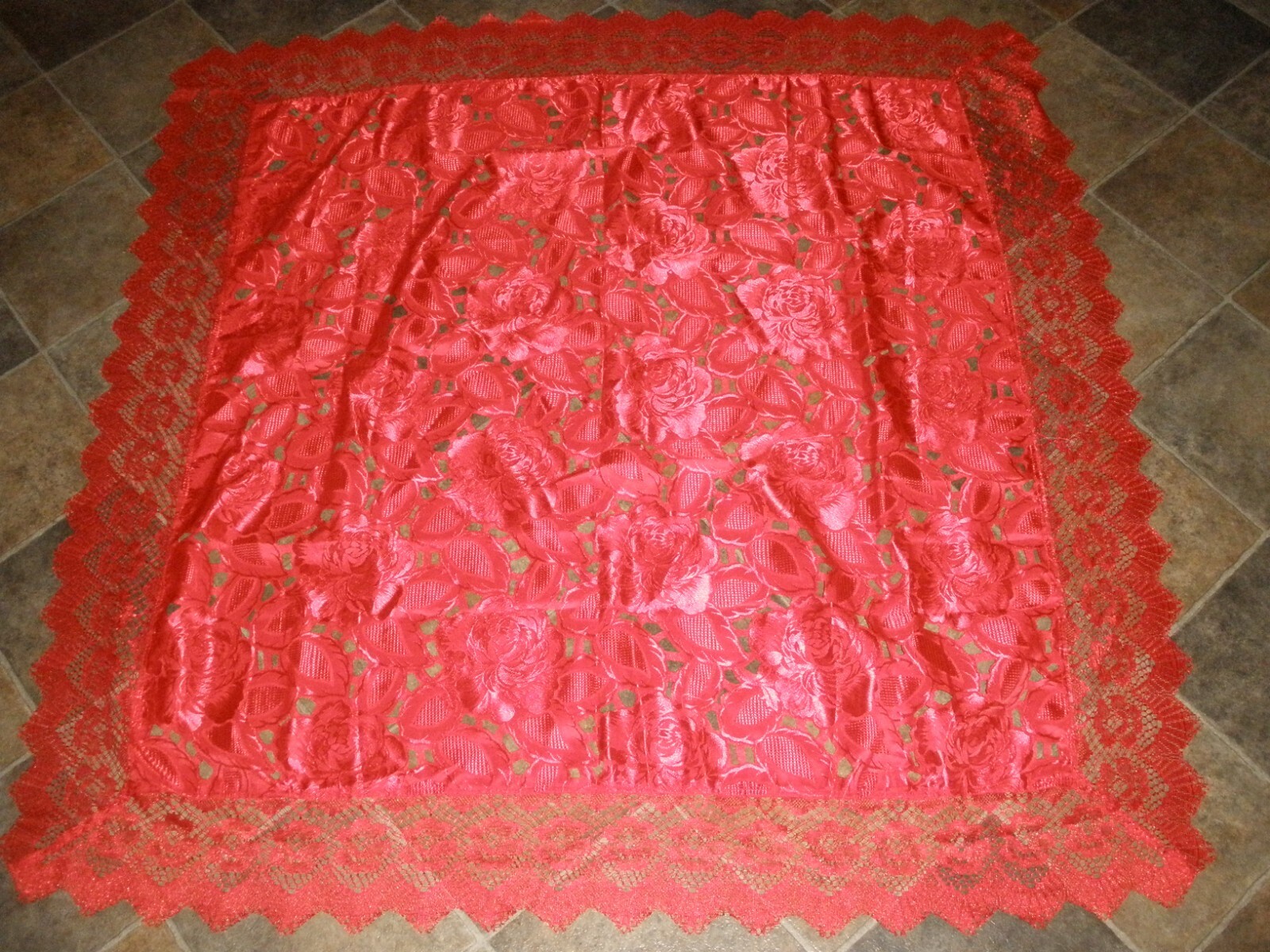 Fancy Red Roses with Lace Edges Square Tablecloth 50″ x 50″ (O6)
