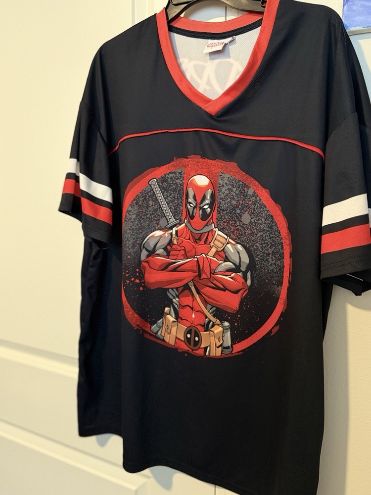 Deadpool Marvel’s Themed Jersey Collectors Edition Men’s Size Large Black Red