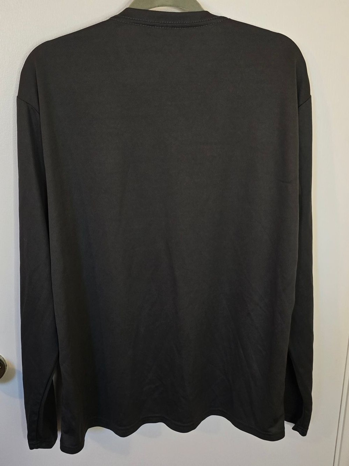 Bundle Of 5 Crew Neck Tops in Black, Navy, Burgundy & Olive & Charcoal Grey XL gallery