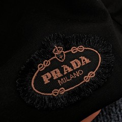 Prada 2026 new three-dimensional embroidered logo round neck short T