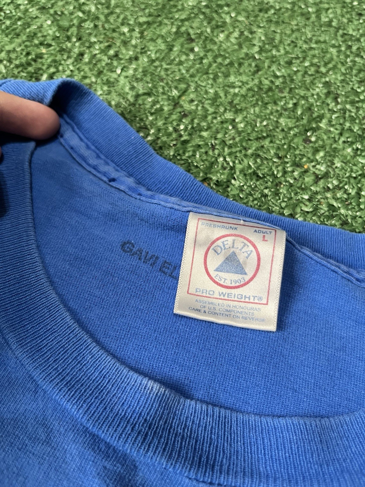 Rare vintage Spiderman vs carnage blue marvel tshirt size L great condition gallery