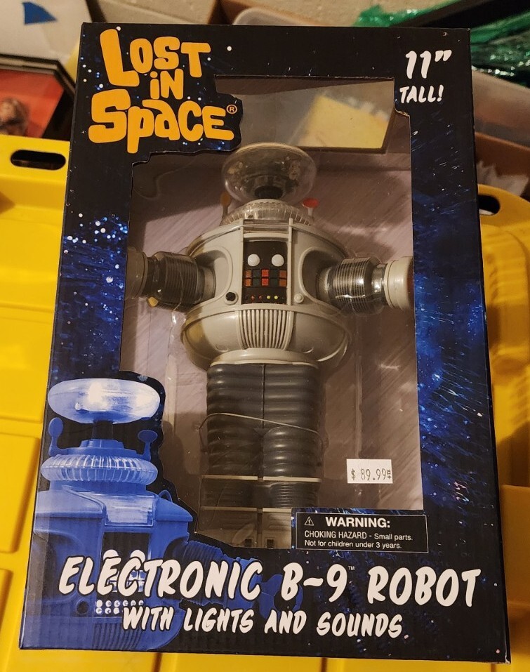 DIAMOND SELECT ELECTRONIC B~9 ROBOT LOST IN SPACE WITH LIGHTS & SOUNDS 11” TALL!