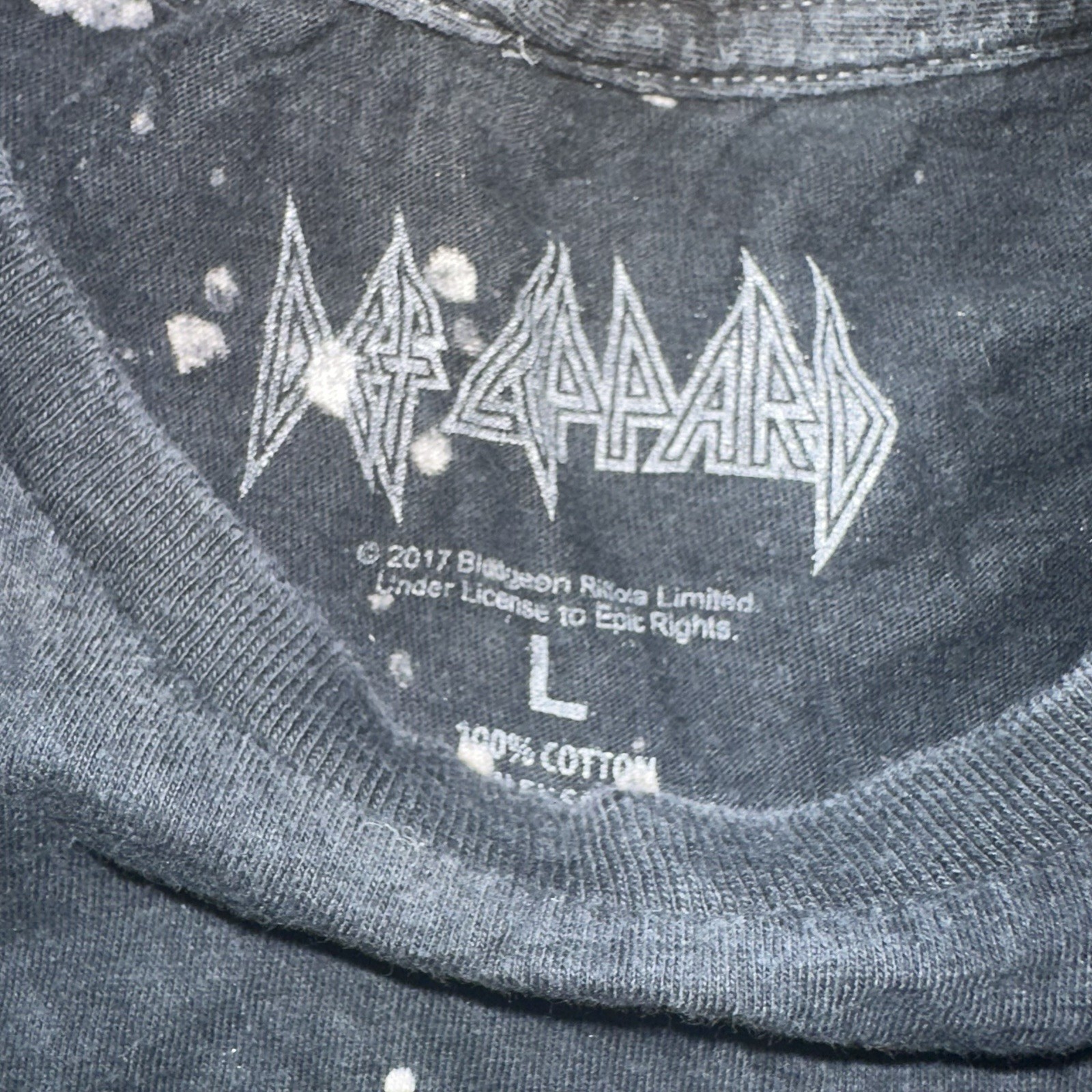 Def Leppard Tshirt Size Large Black White 2-Tone Colorblock Band Tee Rock gallery