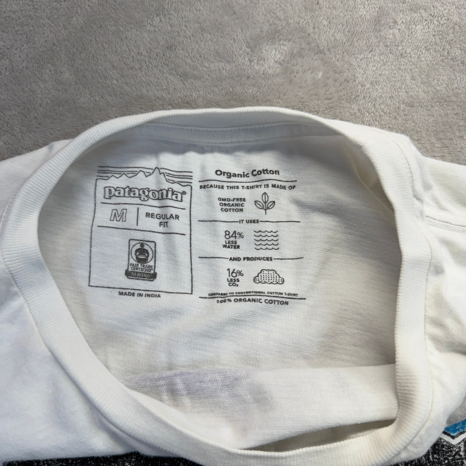 Patagonia Men's Shirt Medium Fitz Roy Bear Graphic T-Shirt White Organic Cotton gallery