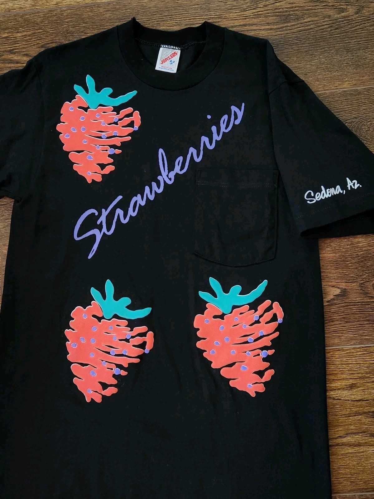 Vtg Jerzees Single Stitch Tshirt Strawberries Sedona AZ Puff Paint Unisex Black gallery