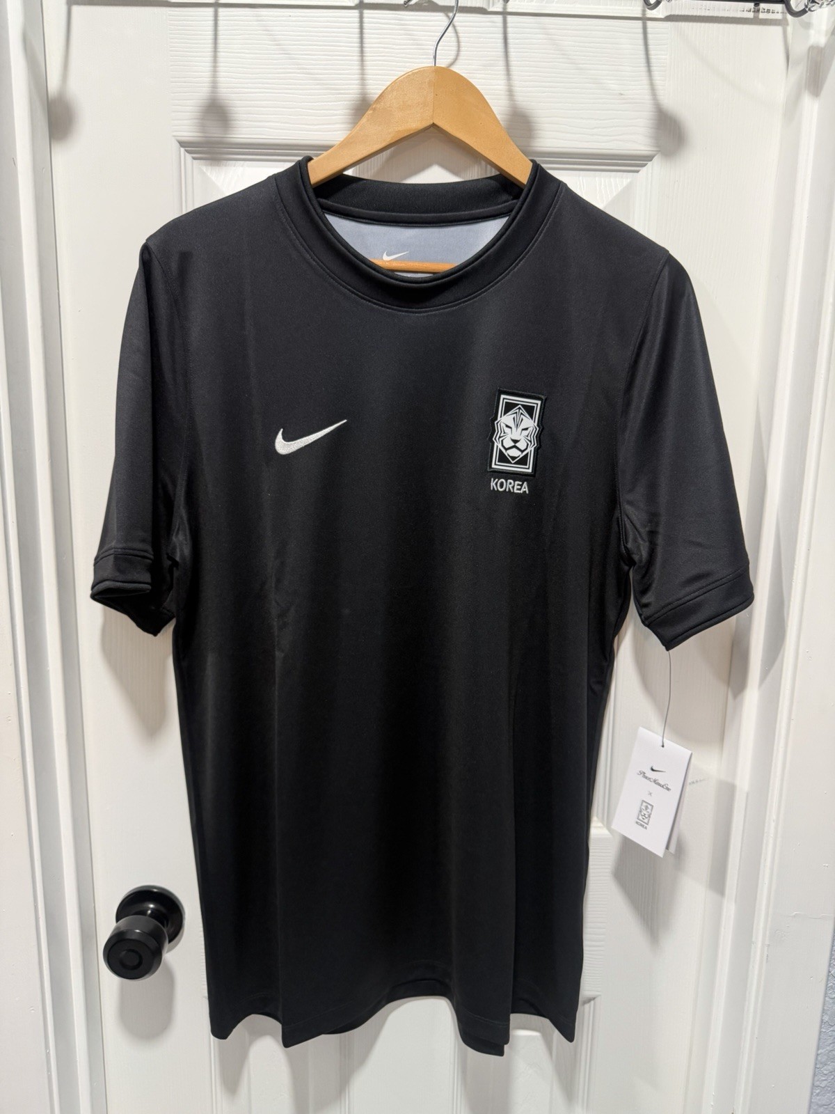 Korea x PEACEMINUSONE (G-Dragon) Academy Pro Short-Sleeve Soccer Top Sz Men’s L gallery