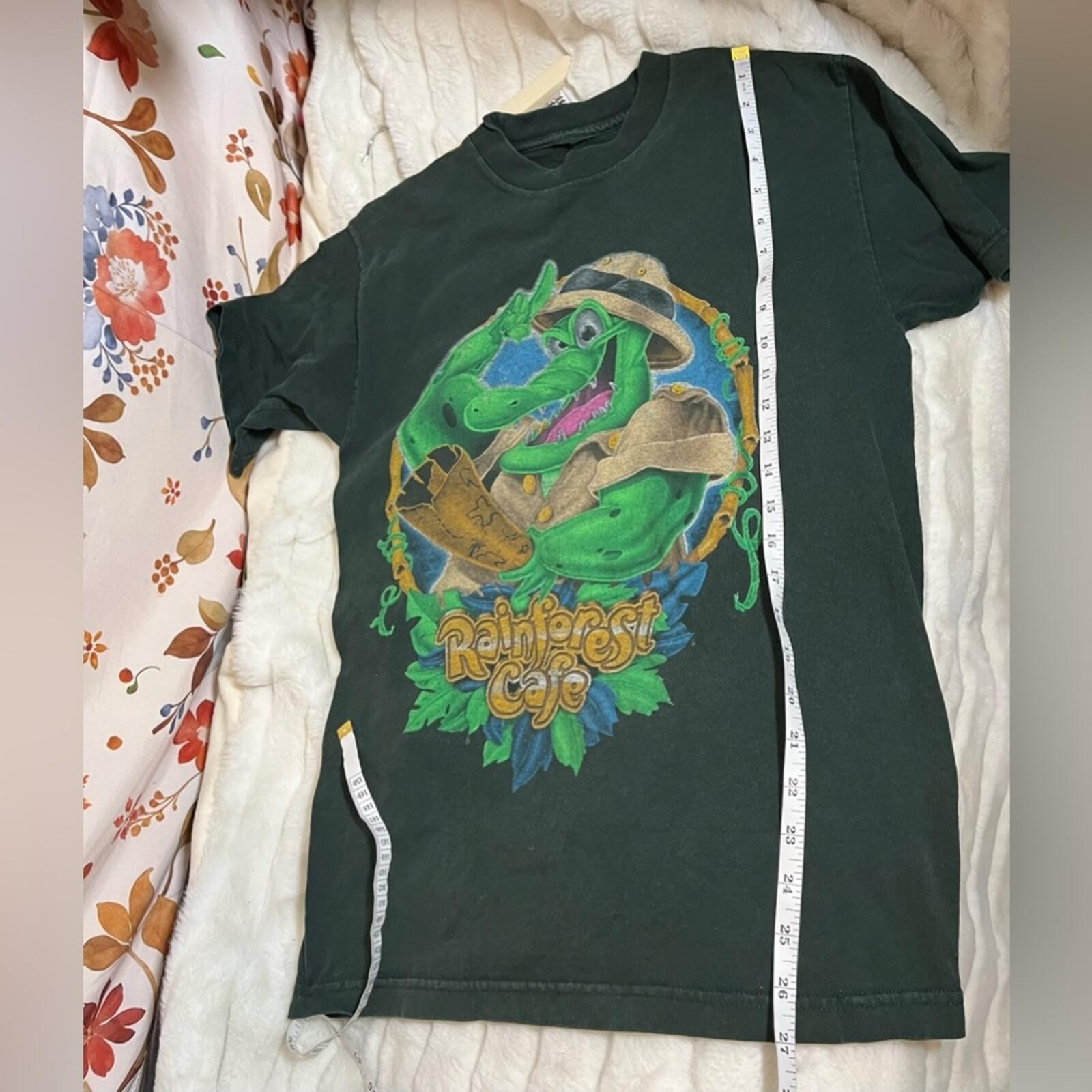 Vintage Rainforest Cafe Unisex Adult S/M 90s Nile Crocodile Faded Graphic Tee gallery