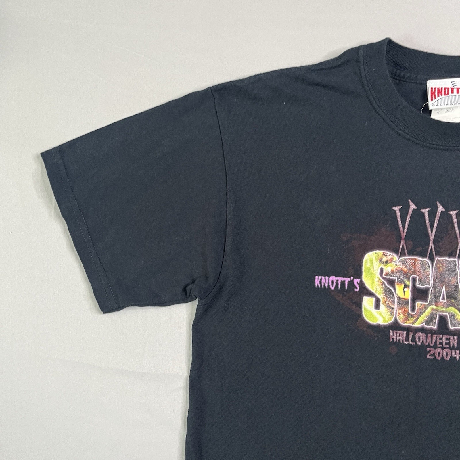 Vintage 2004 Knotts Scary Farm Shirt Mens Medium Black Graphic Zombie Halloween gallery