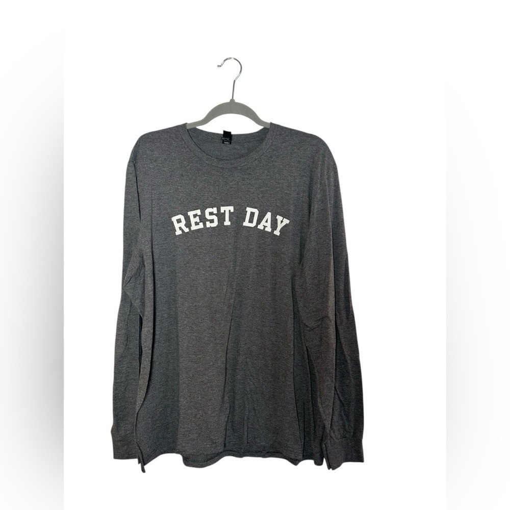 District Perfect Tri Long Sleeve "Rest Day" Graphic Tee Gray XL gallery