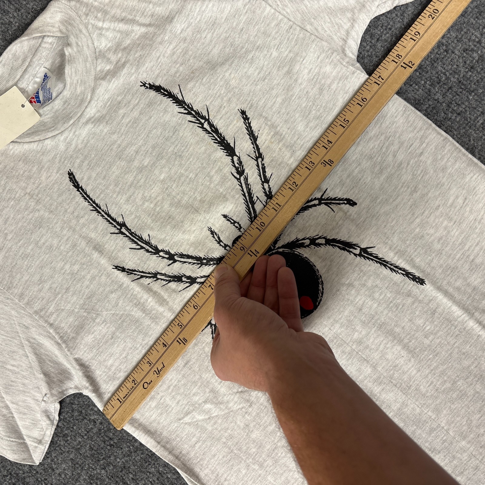 Vintage Nature Company Black Widow T-Shirt Size Small SEE MEASUREMENTS gallery