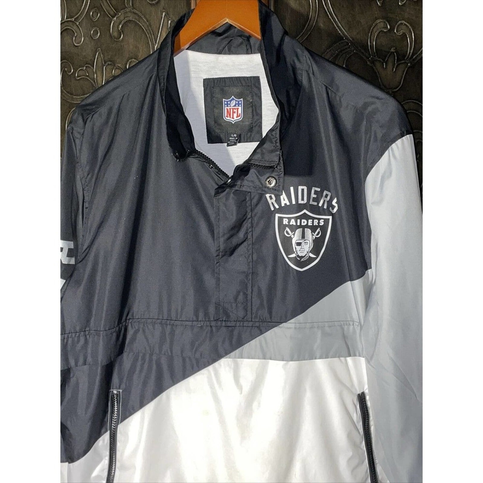 NFL Raiders Light weight Jacket 1/4 Zip Men's‎ Size L gallery