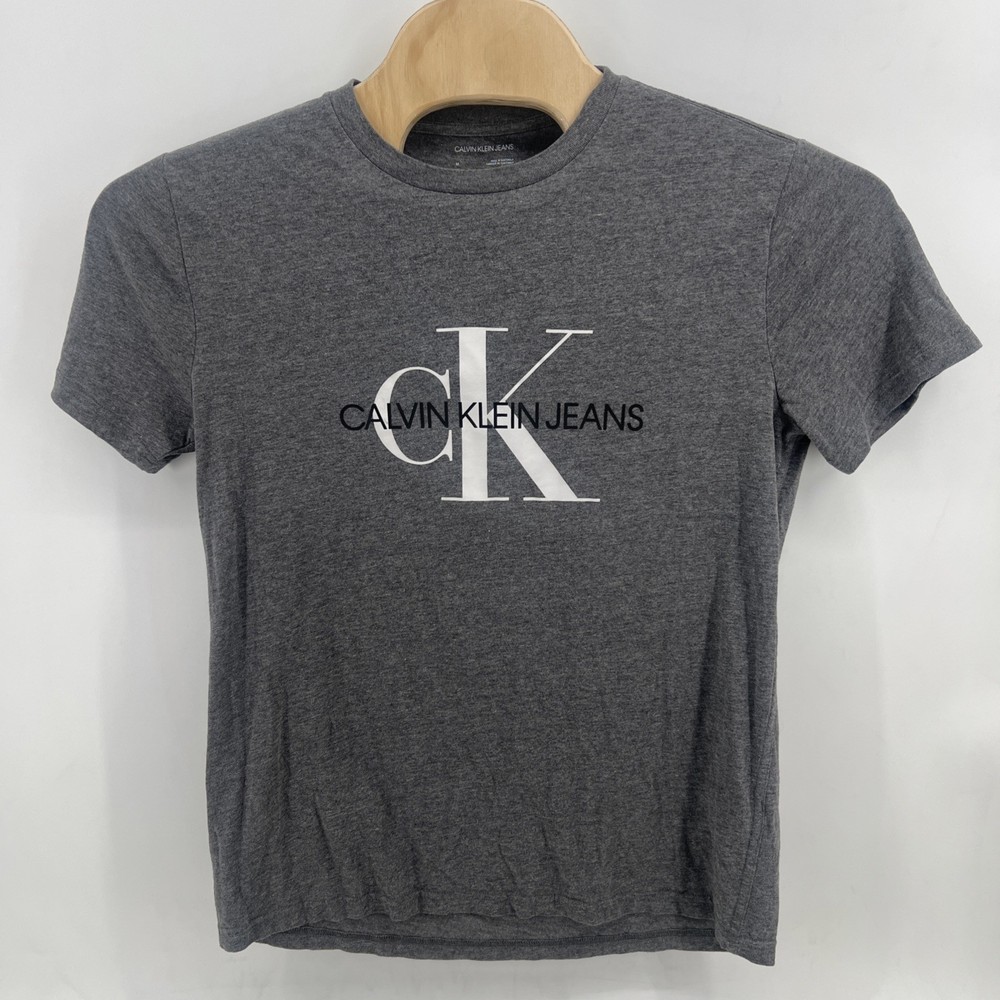 Calvin Klein CK Logo Gray Men’s Medium T-Shirt Short Sleeve Easy Care