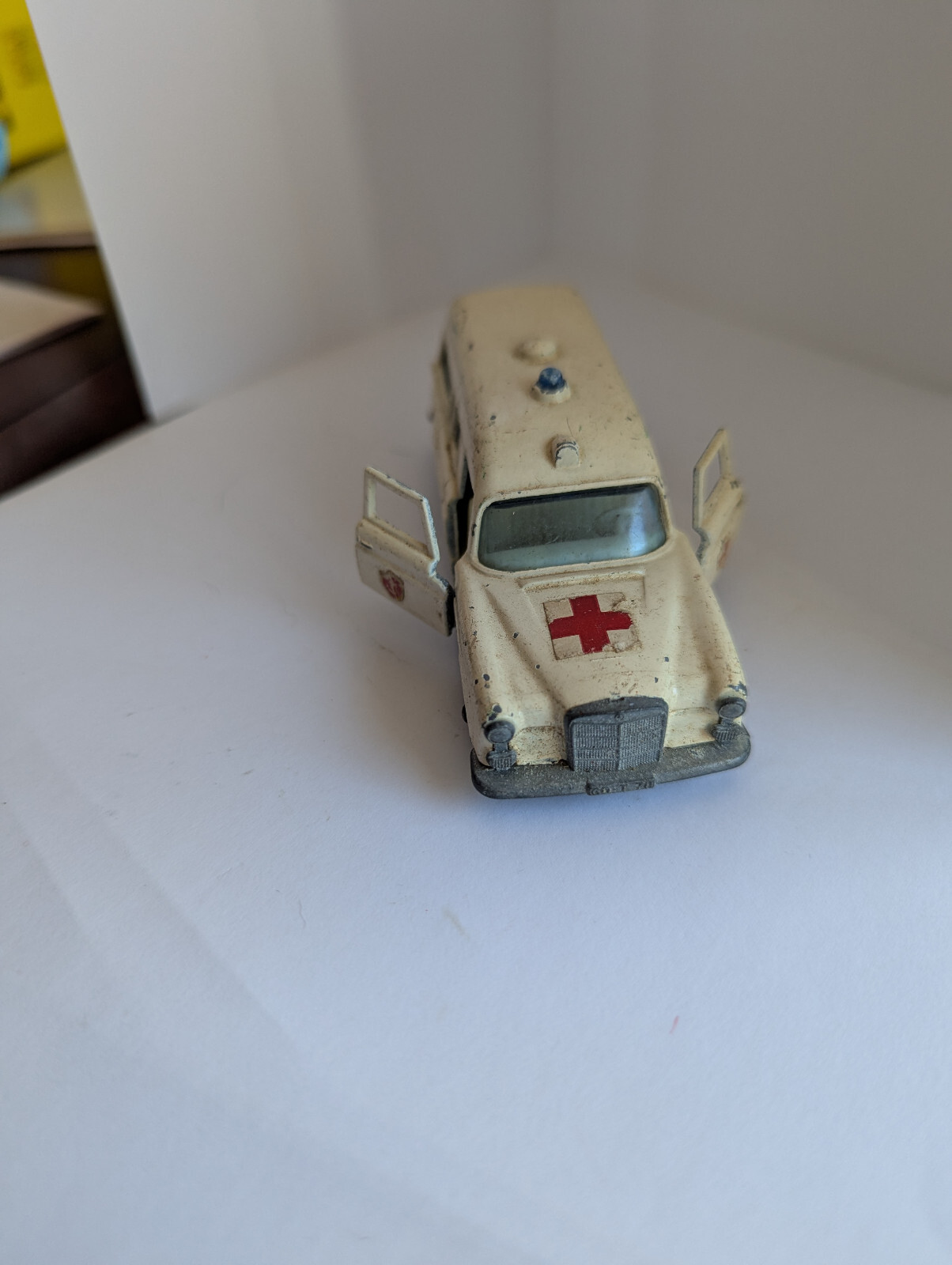Vintage Lesney Matchbox King Size K-6 Mercedes Benz Binz Ambulance 1:43 Scale