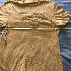 GUESS EMBOSSED TRIANGLE T-SHIRT Mustard Yellow Gold Tee Womens Small