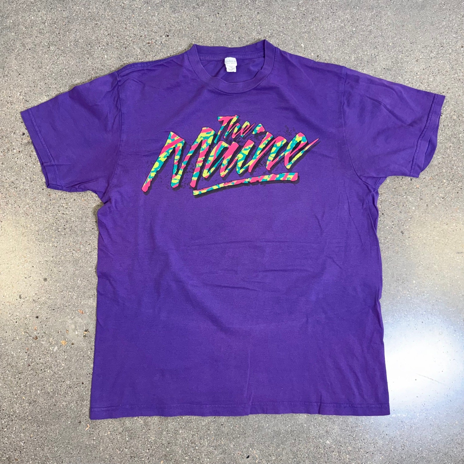 Late 80s / Early 90s Vintage The Maine Men’s Large T-Shirt Neon Graphic Purple