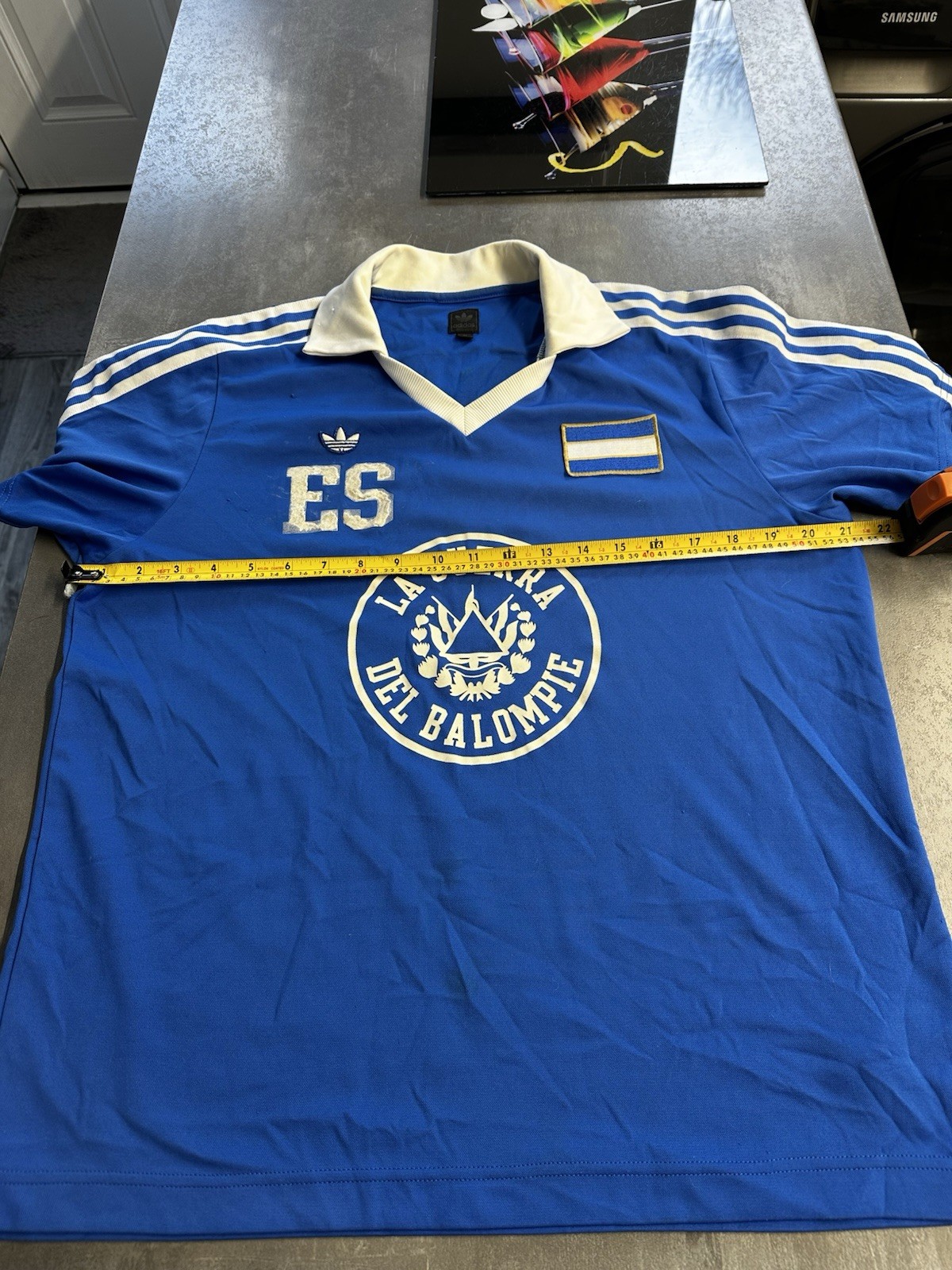 Rare Vintage 2005 Adidas EL SALVADOR Originals Football Polo Shirt Medium Blue gallery