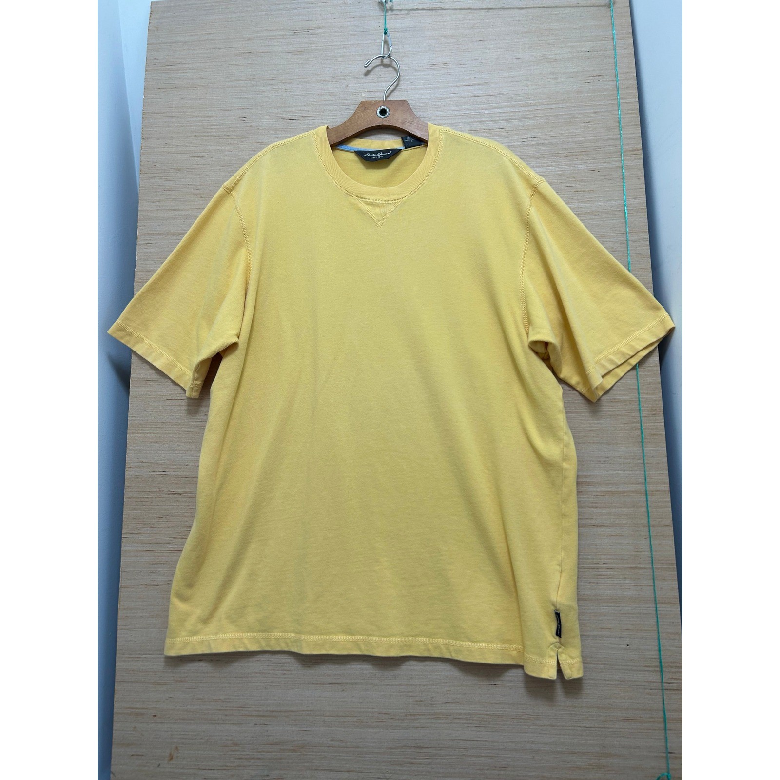 Eddie Bauer Mens Yellow Short Sleeve V Neck T Shirt Size Large Cotton gallery