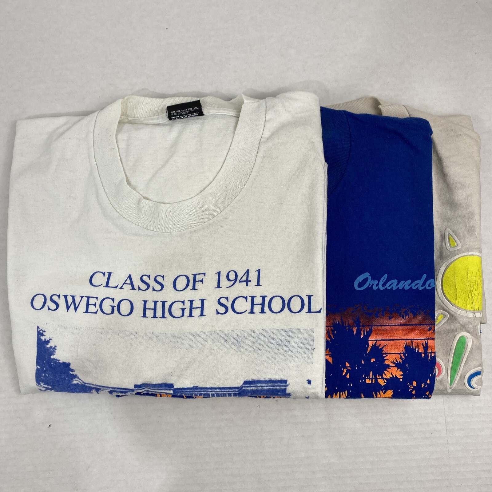 Wholesale Lot of 30 Vintage Short Sleeve Tee Shirts (Sizes In Description) gallery