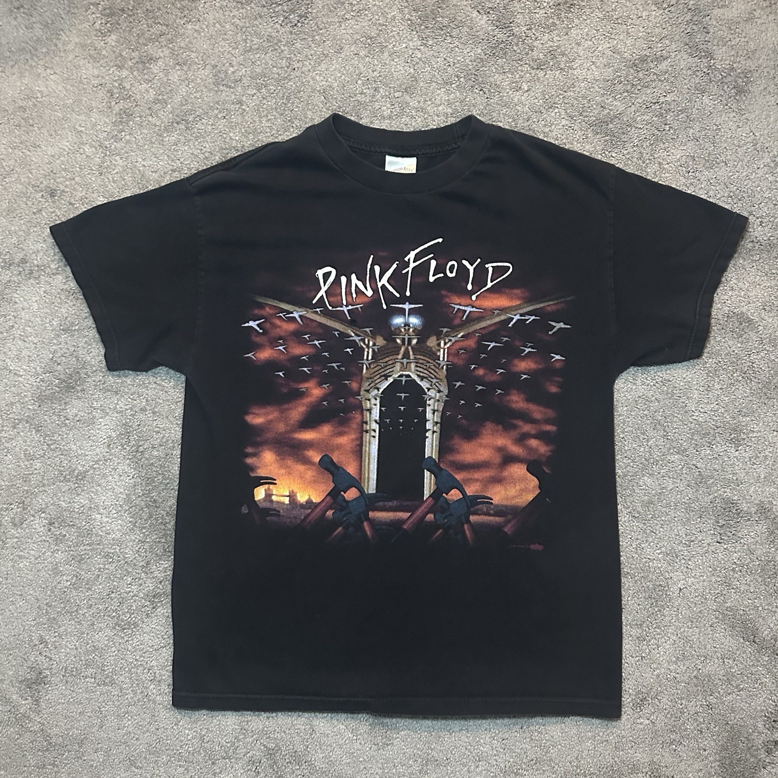 VTG Pink Floyd The Wall Graphic T Shirt XL Tennesse River Tag Y2K 1997 Reprint