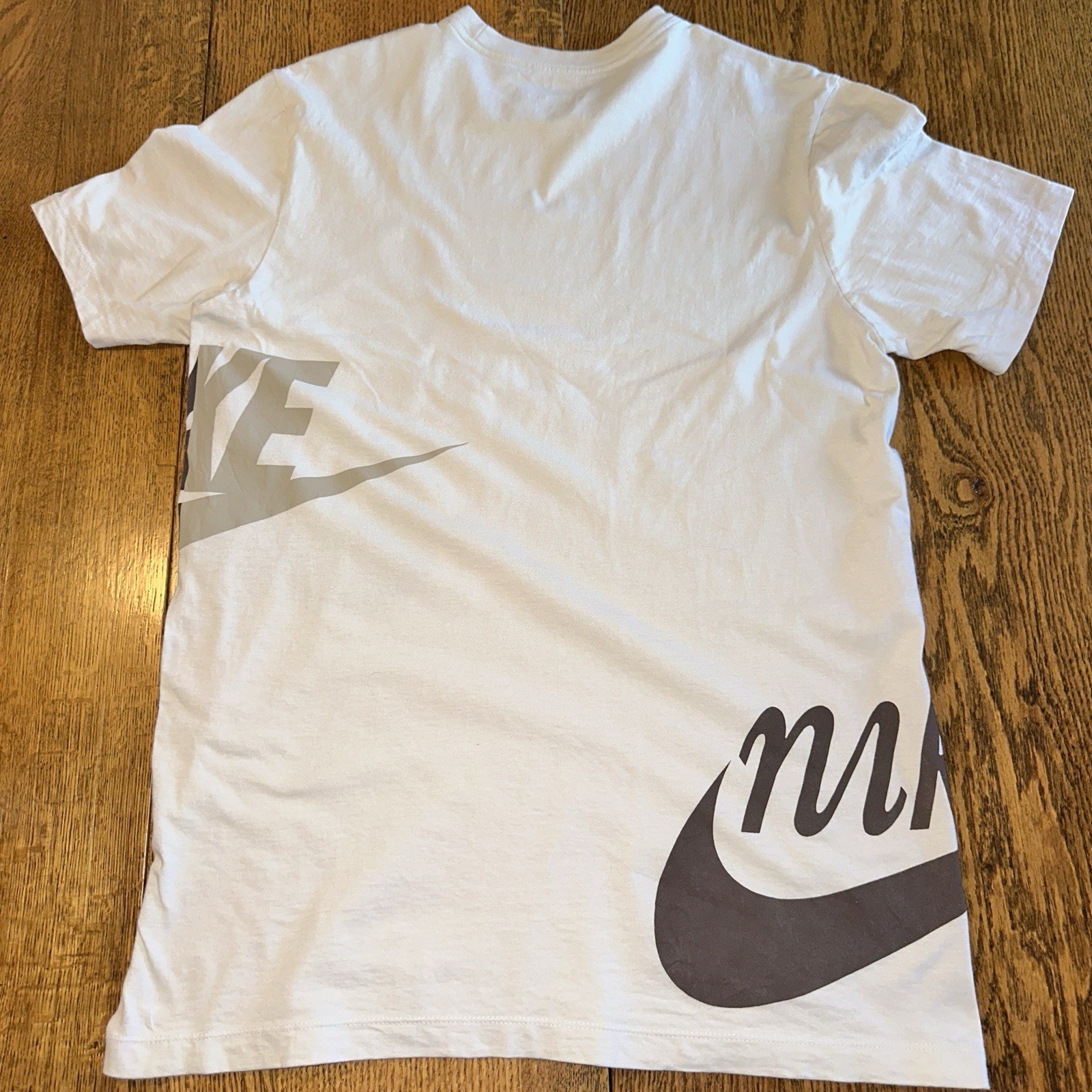 Nike Mens Graphic T Shirt Longline Medium Wraparound Split Logo Tan Swoosh Tee gallery