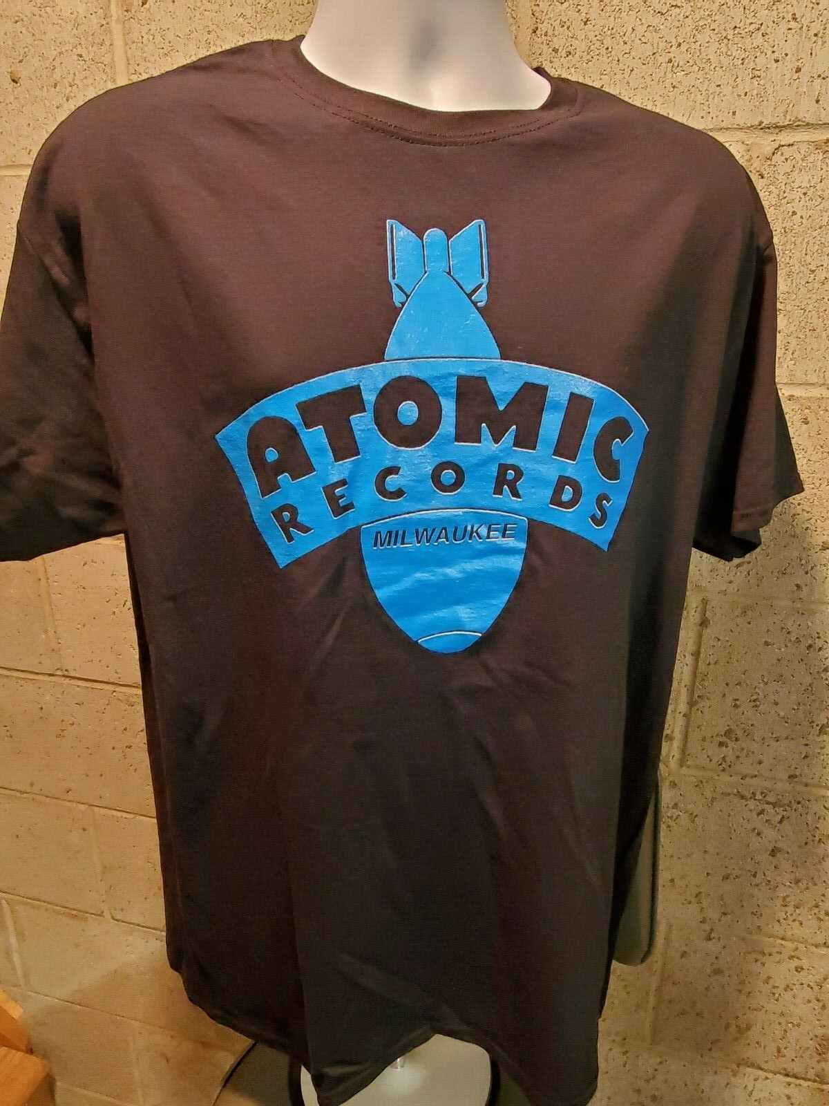 New! ATOMIC RECORDS Milwaukee BLUE BOMB LOGO Authentic T-Shirt S-M-L-XL-XXL-XXXL gallery