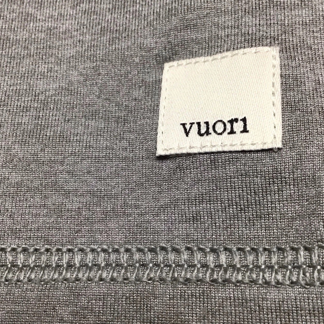 Vuori Ponto Performance Tee Shirt Mens Large Gray Heather Short Sleeve V1057 gallery