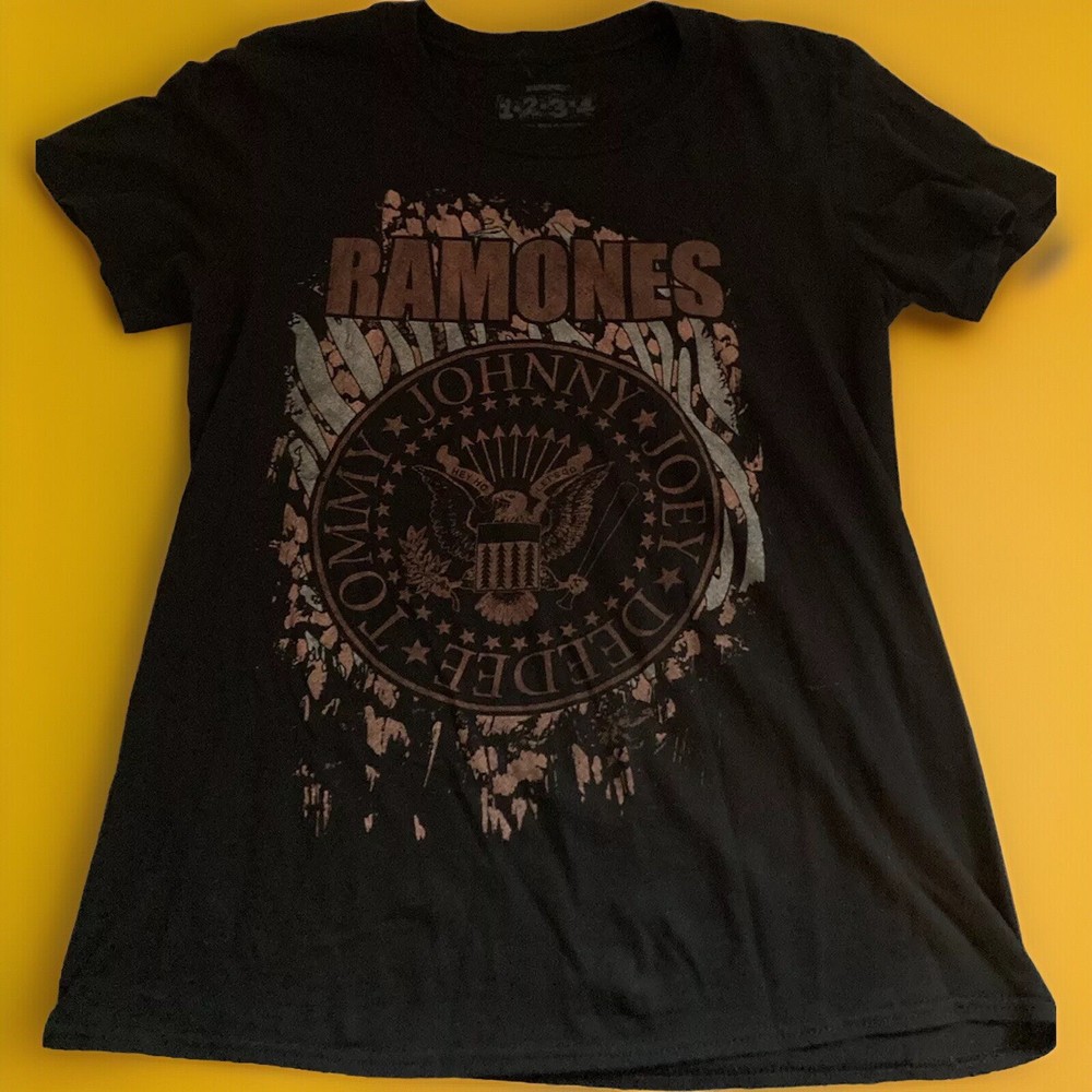 RAMONES 1-2-3-4 Medium Black Tee 100% Cotton Official Merchandise