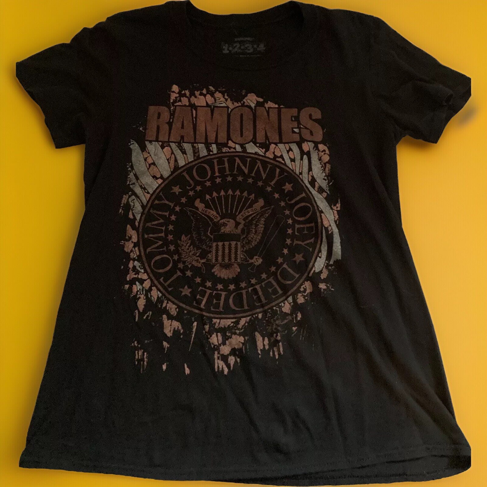 RAMONES 1-2-3-4 Medium Black Tee 100% Cotton Official Merchandise