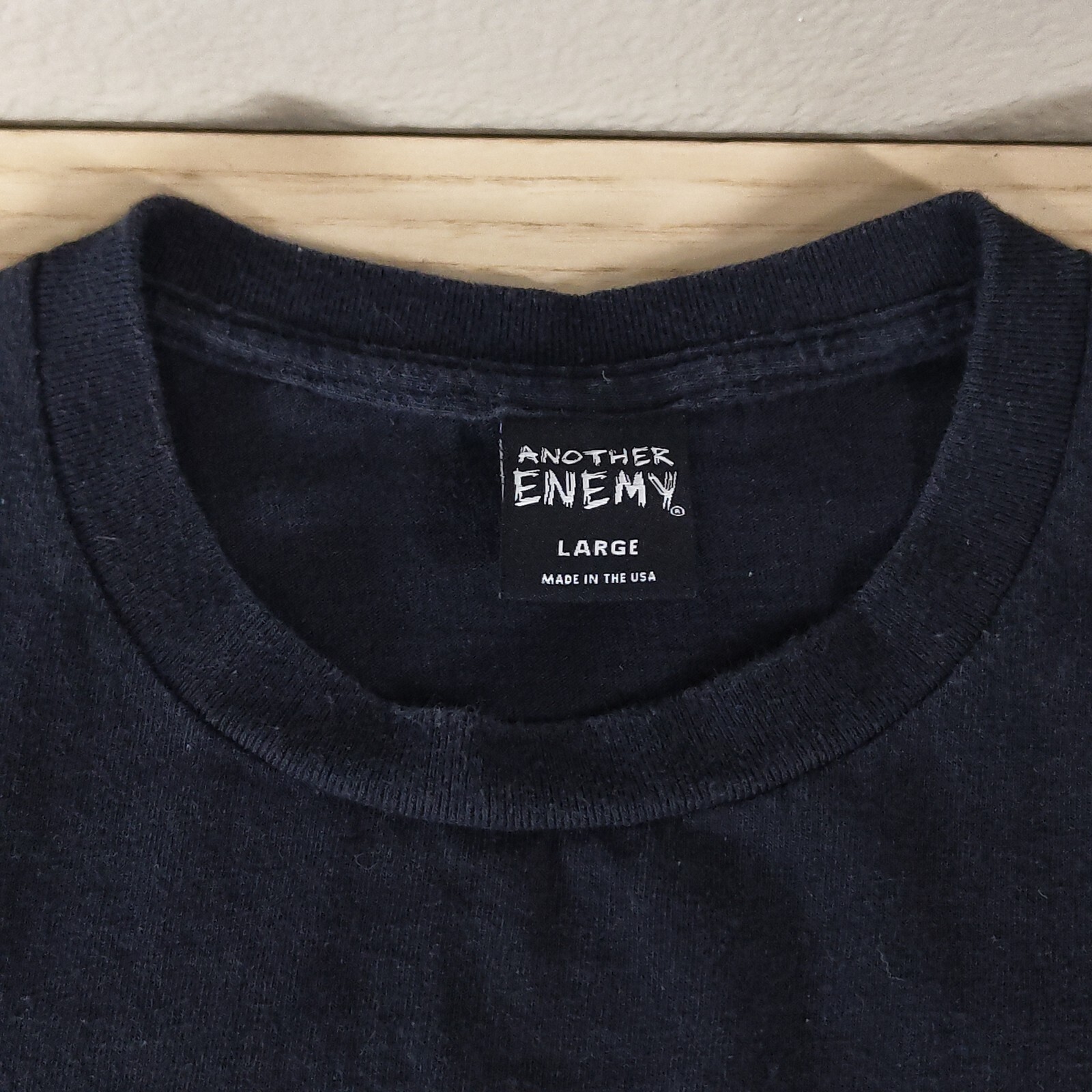 Another Enemy Vtg Streetwear White Black Red T-Shirt Large gallery