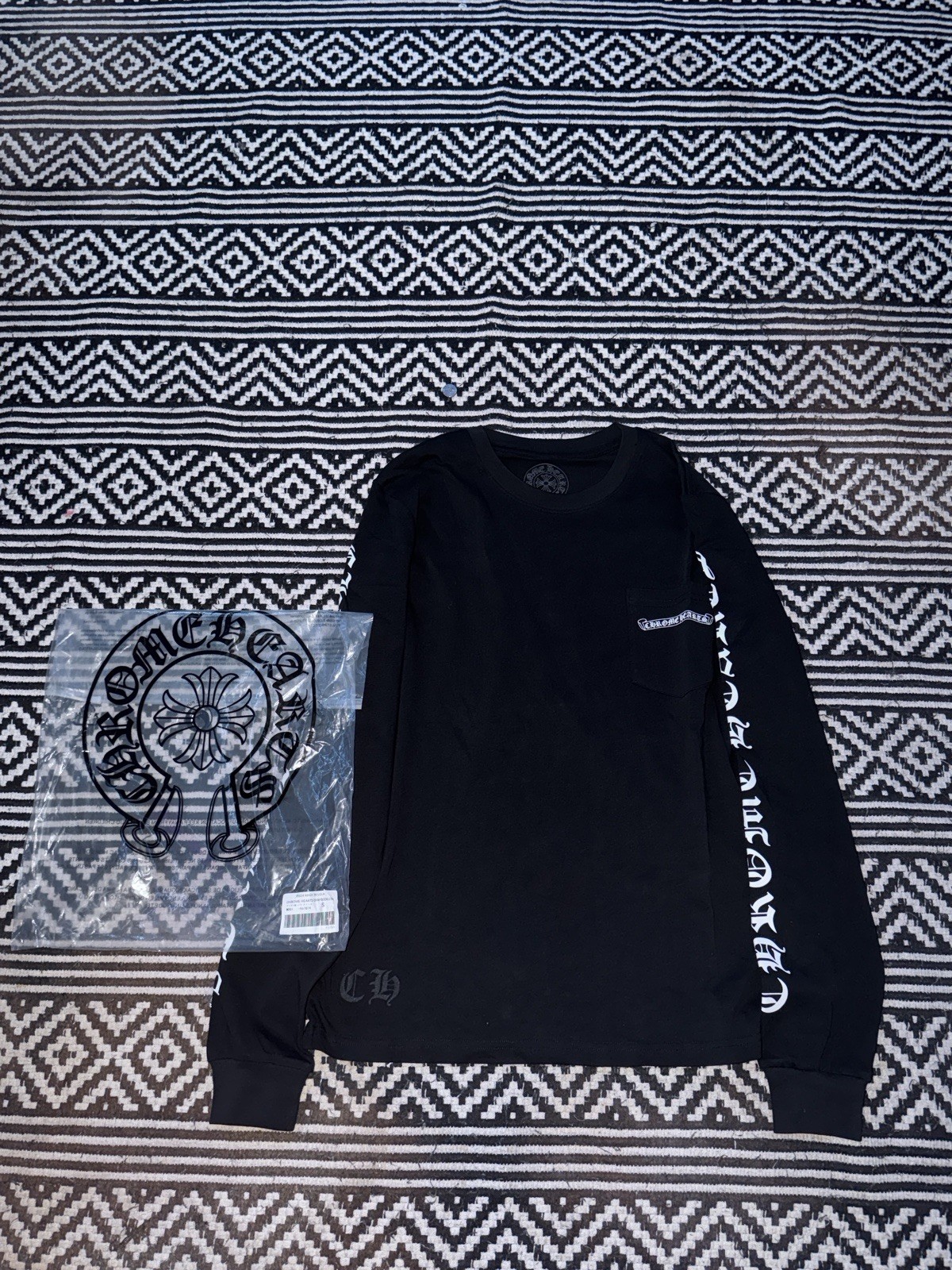 Chrome Heart Men's Long Sleeve T-Shirt Size Small Black gallery