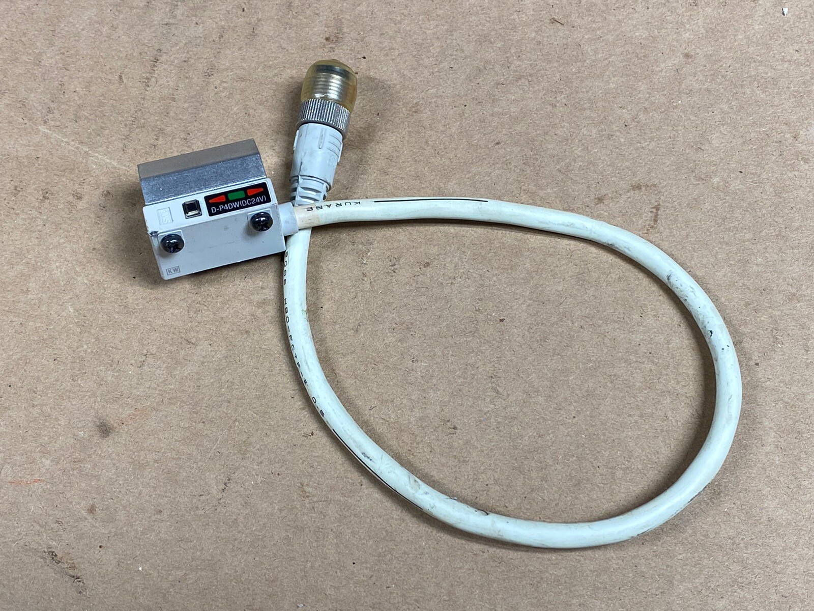 NEW SMC Reed Auto Switch Sensor With Bracket D-P4DW D-P4DW(DC24V) FAST SHIPPING
