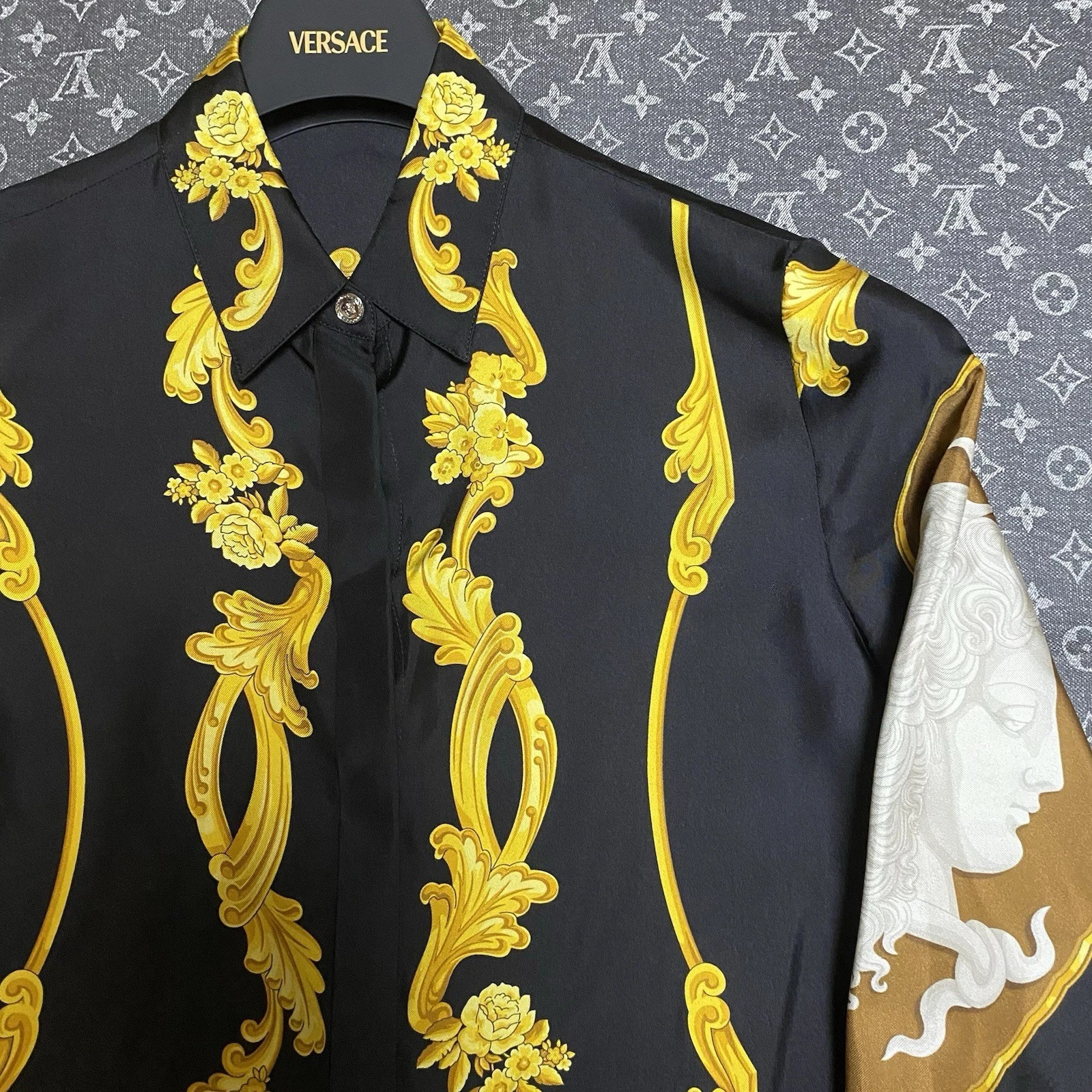 Versace Medusa Cameo silk shirt Size 42-EU NWT Formal Make A Statement gallery