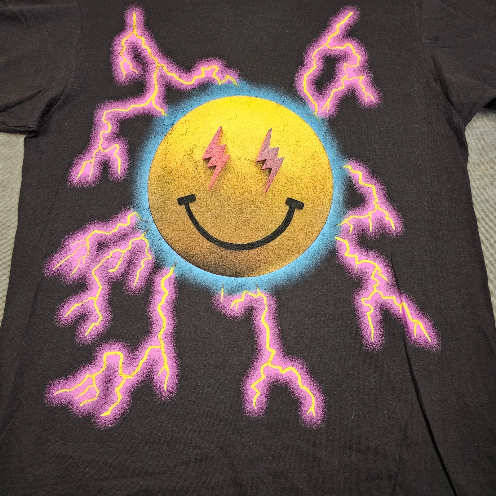 J. Balvin T-Shirt Adult Large Black Jose Tour 2022 Lightning Face Reggaetón Tee gallery