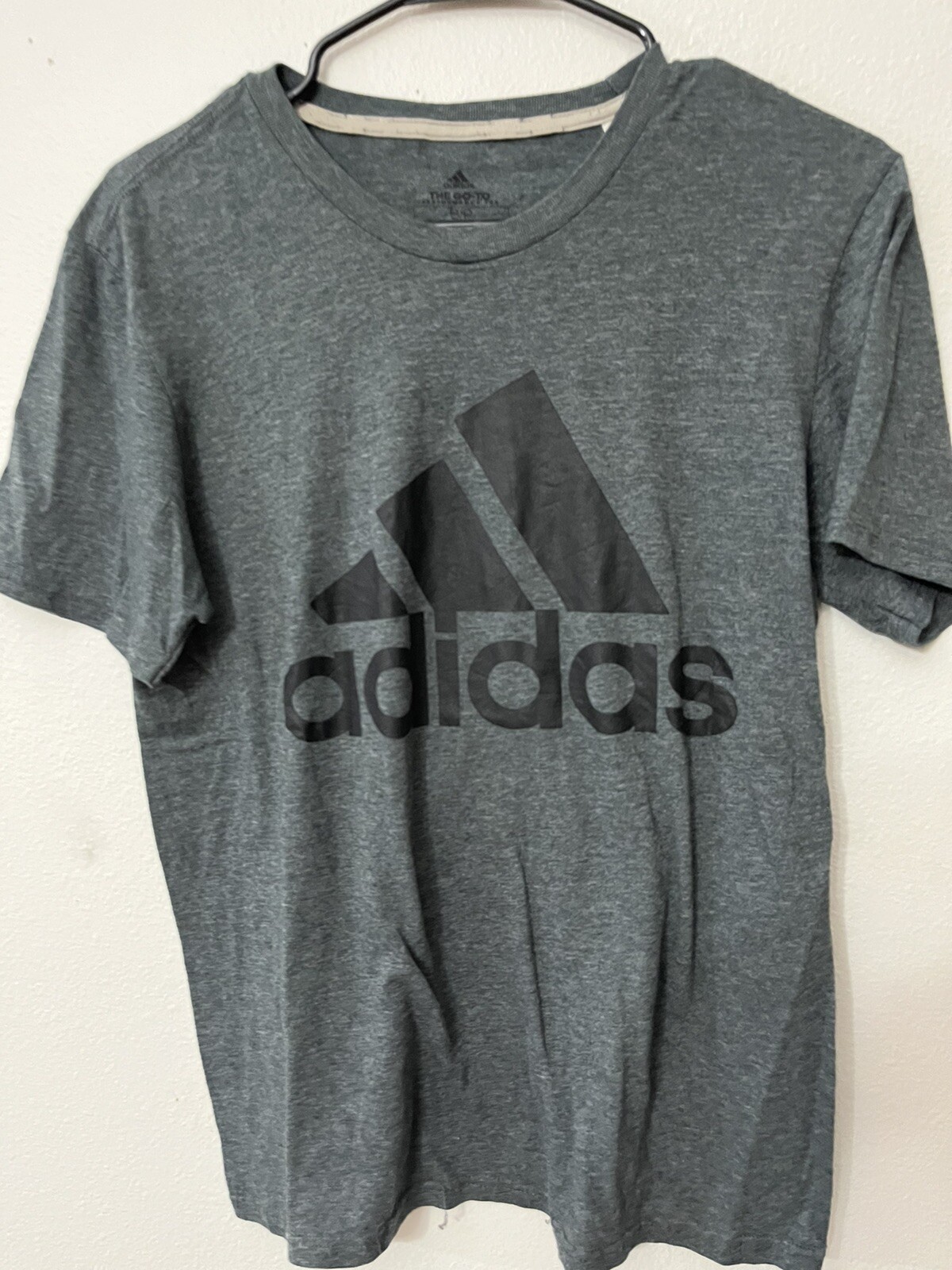 Mens Adidas “The Go-To Tee” Gray W/ Black Logo Short Sleeve Shirt Small