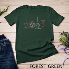 Minimalist 2025 Chic and Modern New Year Design Funny T-shirt Unisex T-shirt