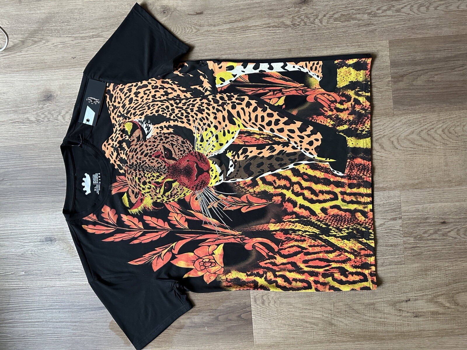 Heads or Tails Men’s Rainstones Beaded / Black / Tiger T-shirt Size XL gallery