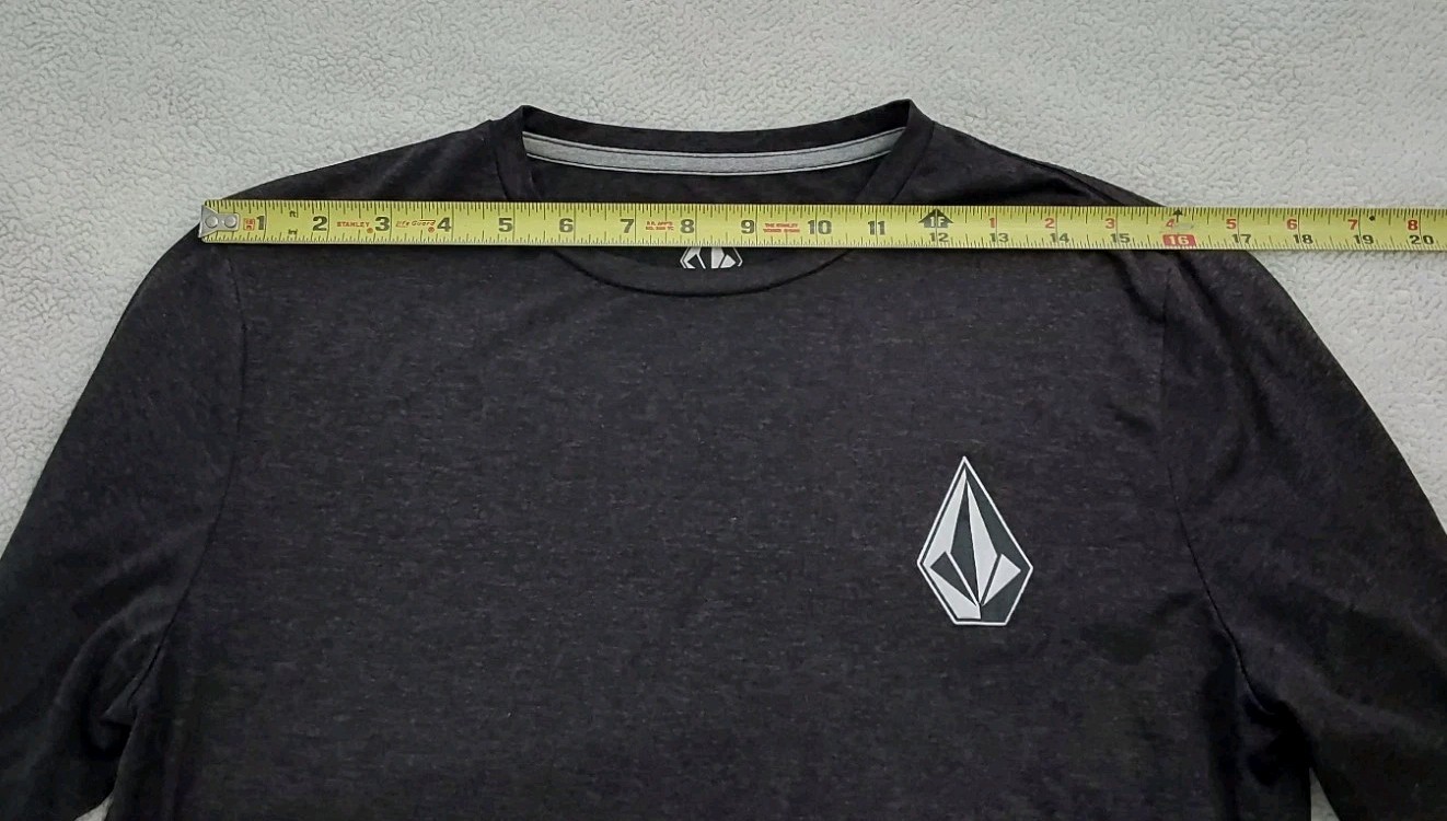 Volcom T-Shirt Men's Small Black Long Sleeve Anti-UV UPF 30+ Outdoor Beach Pool gallery