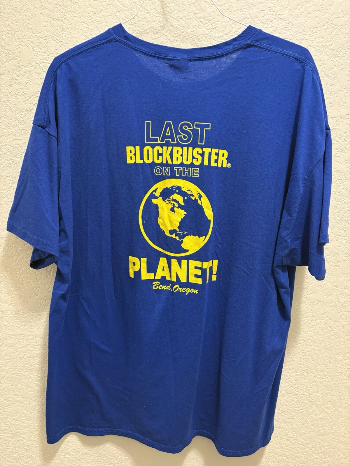 Last Blockbuster on the Planet shirt 2XL Blue Crew Neck Double-Sided Graphic Tee gallery