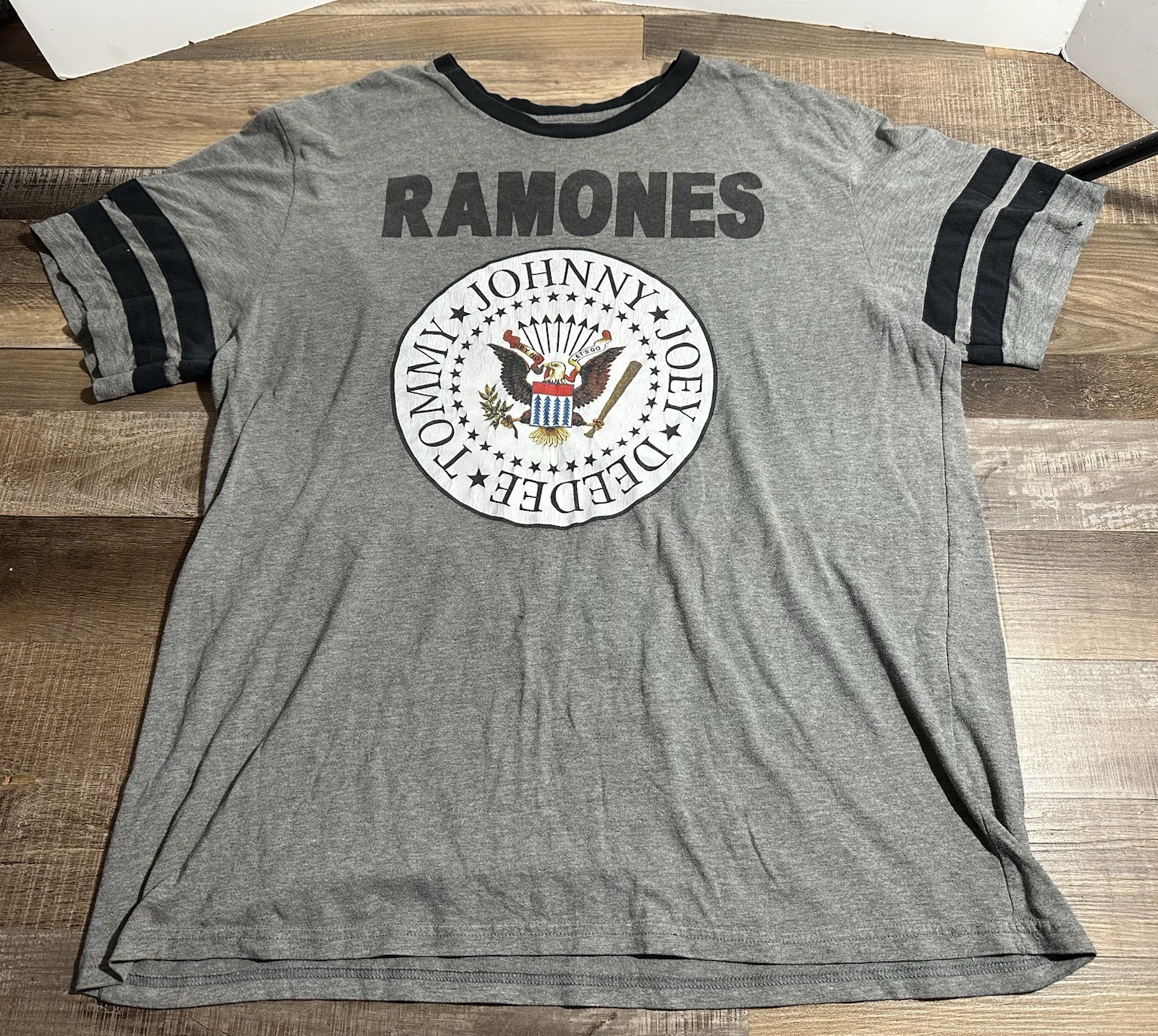 Ramones Eagle Crest Logo Gray T-Shirt 1234 Punk Tee 2016 Size 2XL
