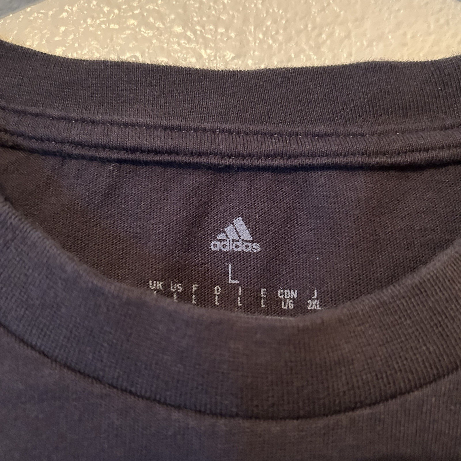 Adidas Undeniable Sneaker Shirt Large Black Embroidered BG34 gallery