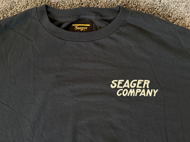 Seager Men's Chillin' Peace Pipe Smoking T Shirt XL Charcoal NWOT ! gallery