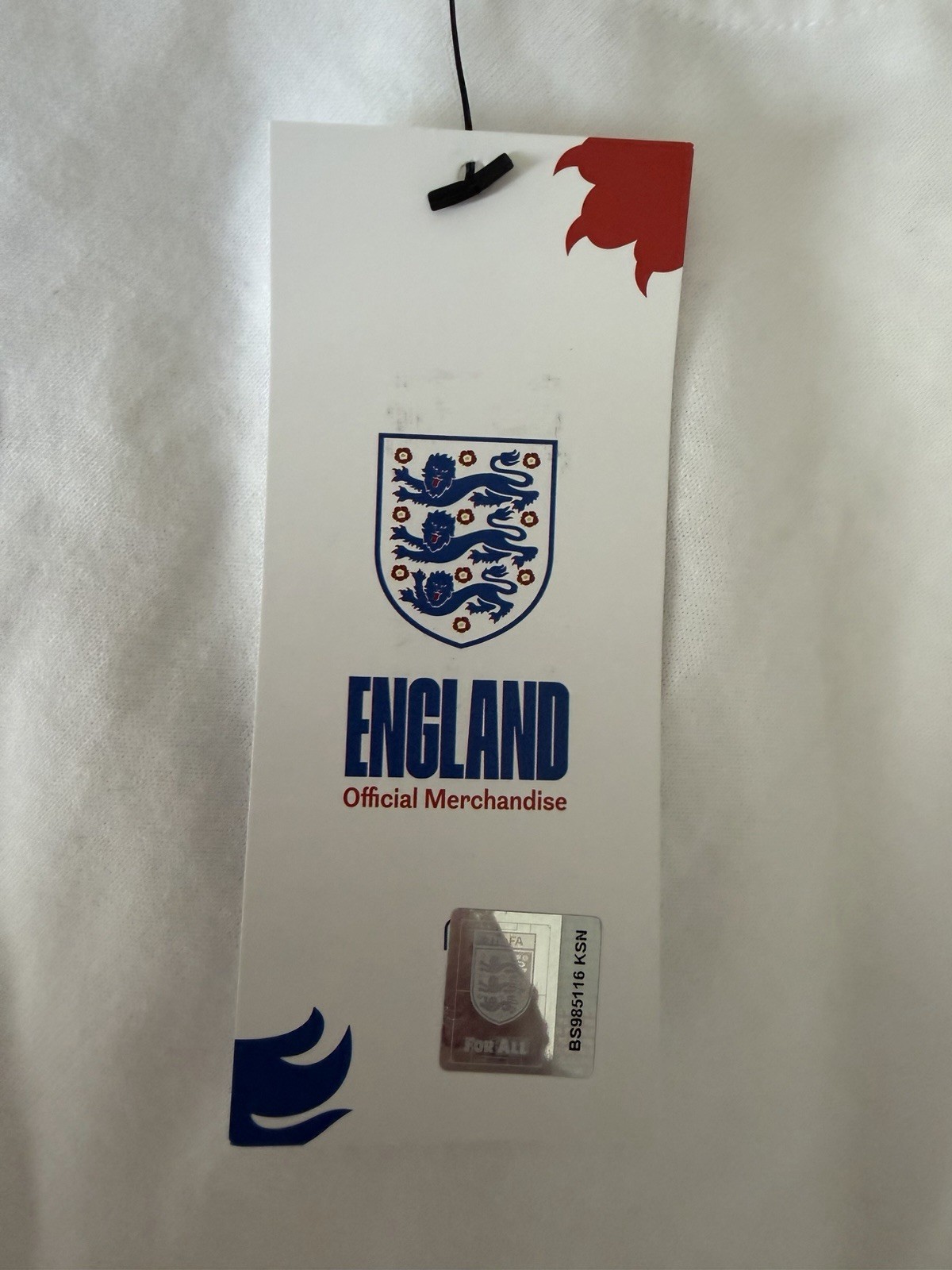 England Official Football Merchandise T-shirt Medium gallery